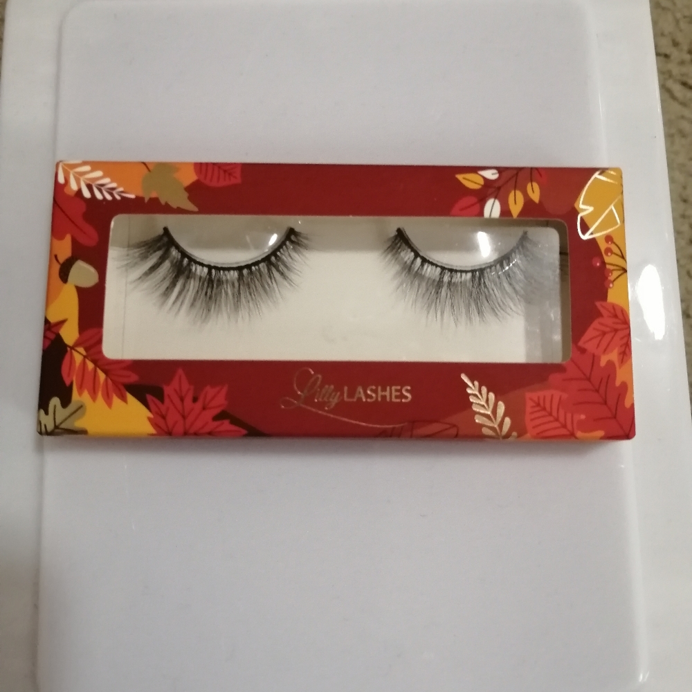 Lilly lashes unused